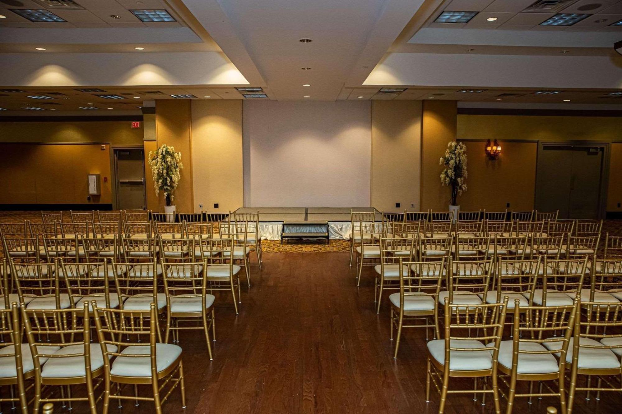 Radisson Hotel Philadelphia Northeast Тревос Экстерьер фото