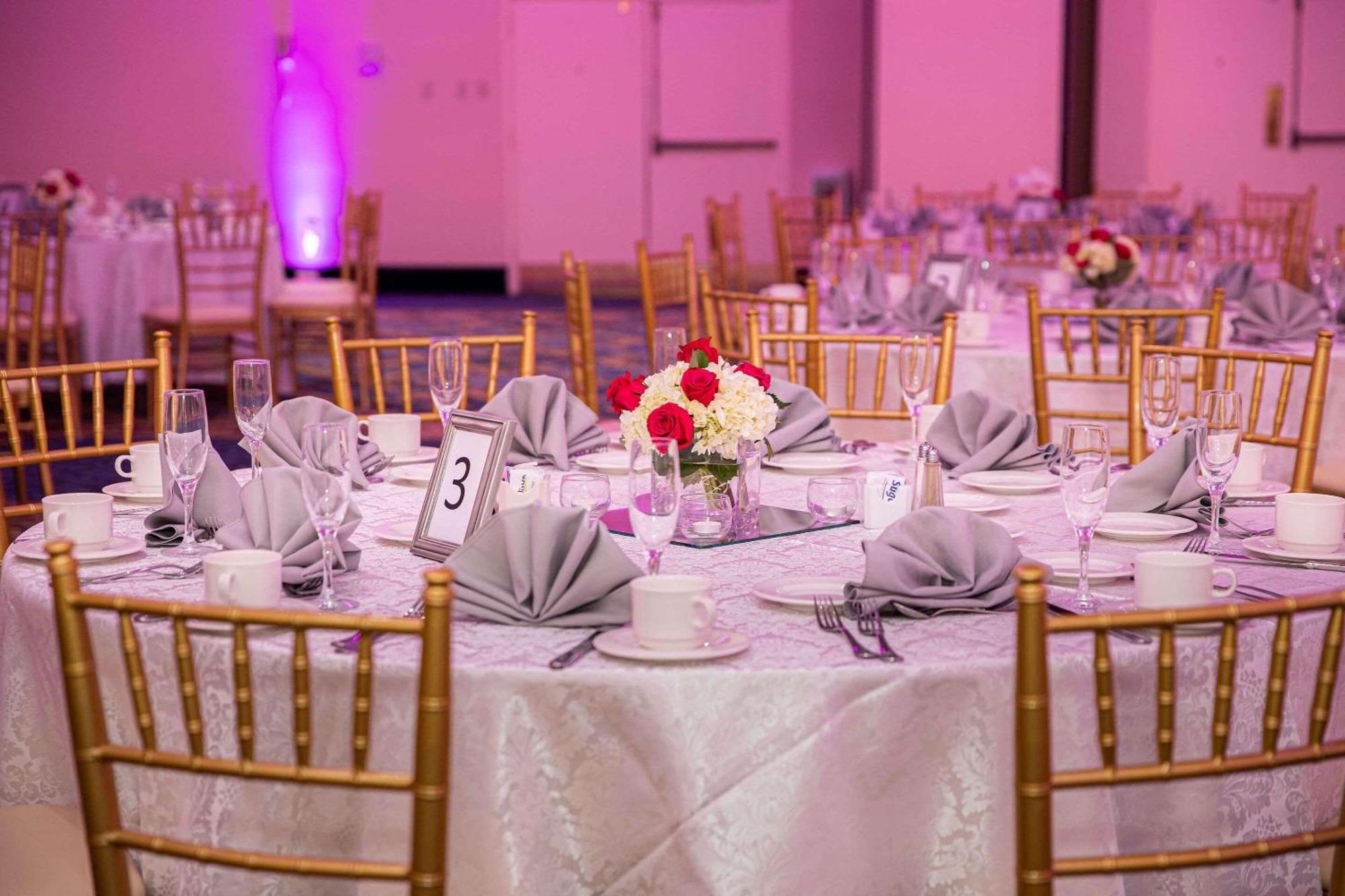 Radisson Hotel Philadelphia Northeast Тревос Экстерьер фото
