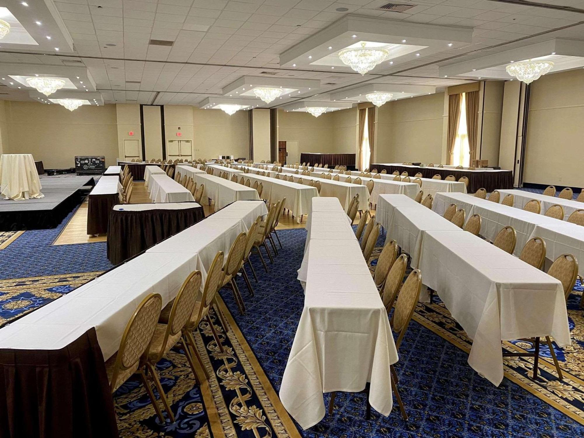 Radisson Hotel Philadelphia Northeast Тревос Экстерьер фото