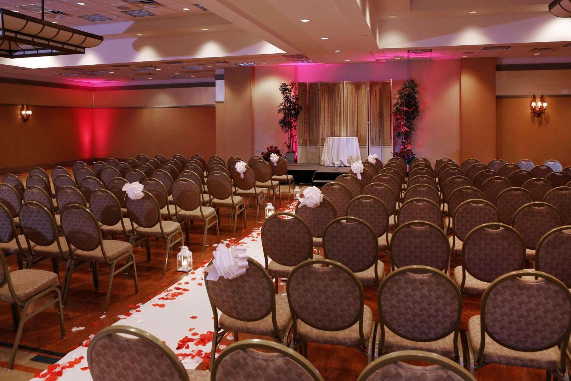 Radisson Hotel Philadelphia Northeast Тревос Экстерьер фото