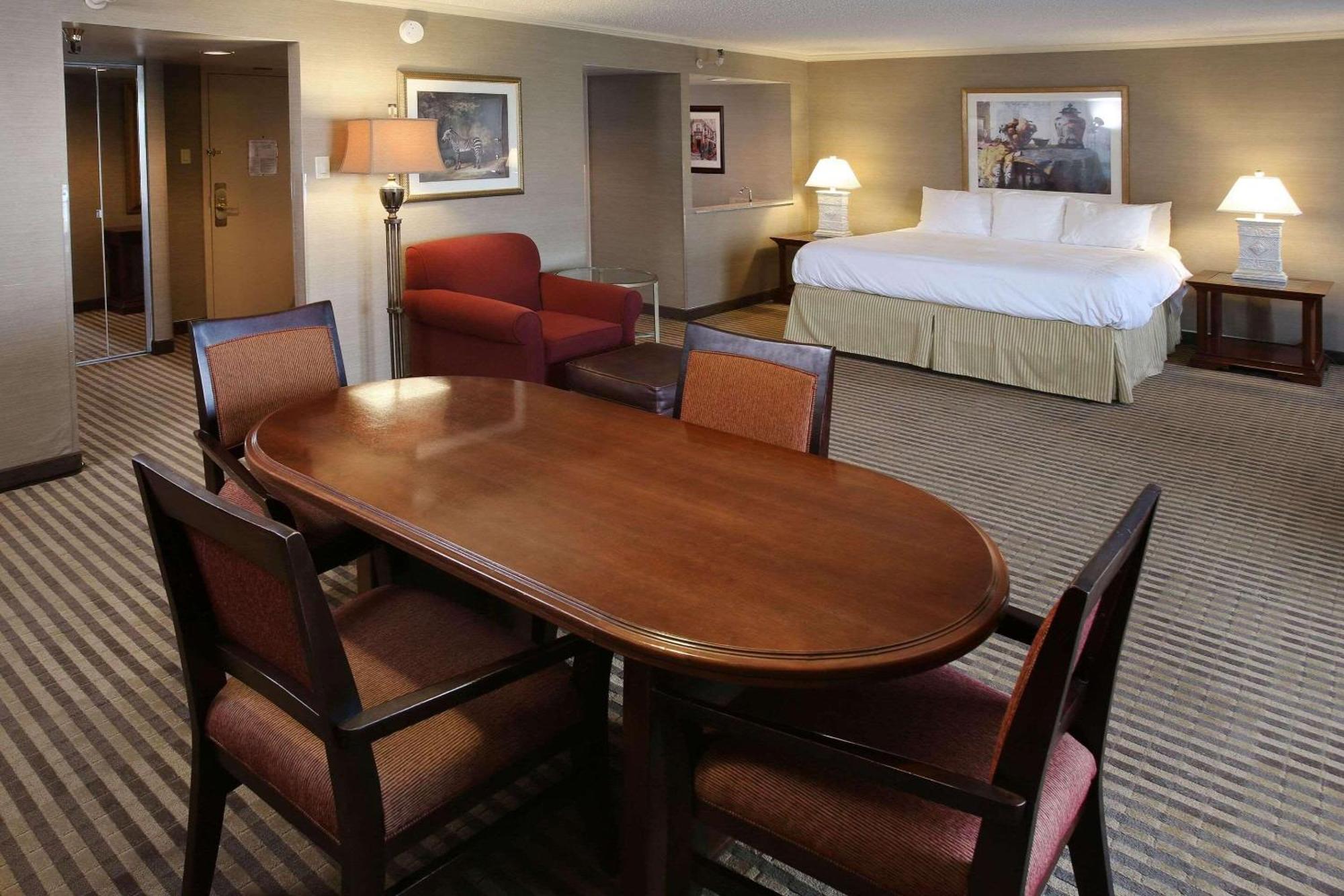 Radisson Hotel Philadelphia Northeast Тревос Экстерьер фото
